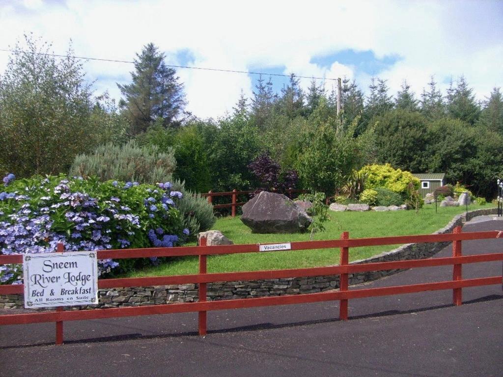 Sneem River Lodge Bed & Breakfast Esterno foto